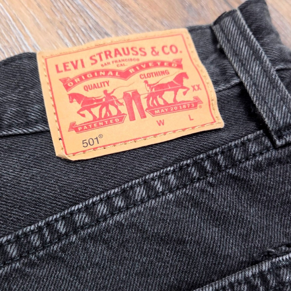 Levis 501 Original High Rise Cut Off Denim Shorts Washed Black W30 - Picture 3 of 5